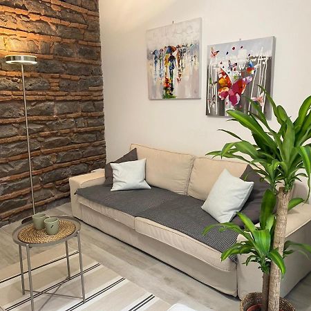 Apartment Alfonzetti-5 Min Walk To Central Train And Bus Station Katanya Dış mekan fotoğraf
